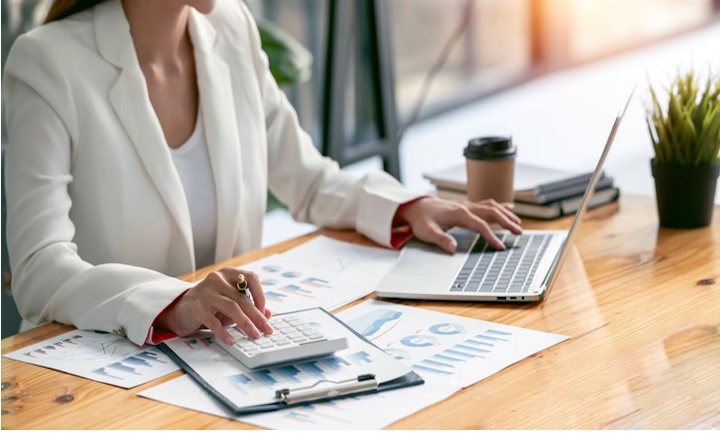 Beyond Spreadsheets: Professional Financial Services for Startups Beyond Spreadsheets: Professional Financial Services for Startups